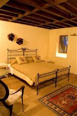 фото отеля Avalon Boutique Suites Hotel