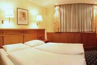фото отеля BEST WESTERN Hotel Mondschein