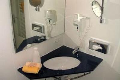 фото отеля BEST WESTERN Hotel Mondschein
