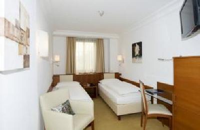 фото отеля BEST WESTERN Hotel Mondschein