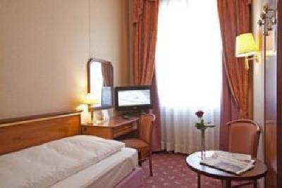 фото отеля BEST WESTERN Hotel Mondschein