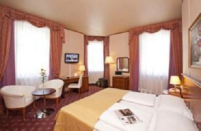 фото отеля BEST WESTERN Hotel Mondschein