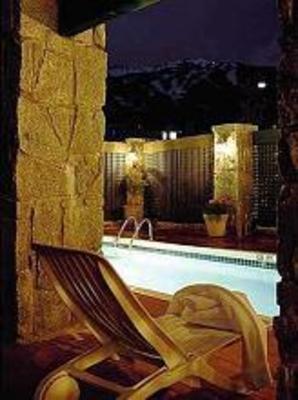 фото отеля Whistler Pinnacle Hotel