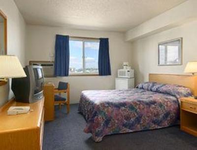 фото отеля Super 8 Medicine Hat