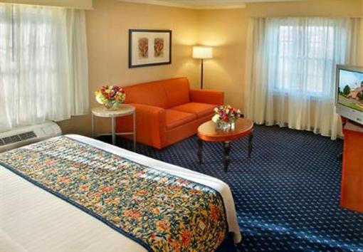 фото отеля Courtyard by Marriott Boston Woburn / Burlington