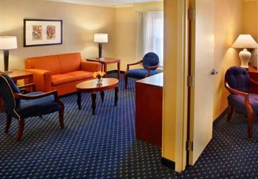 фото отеля Courtyard by Marriott Boston Woburn / Burlington