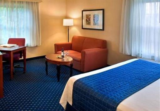 фото отеля Courtyard by Marriott Boston Woburn / Burlington