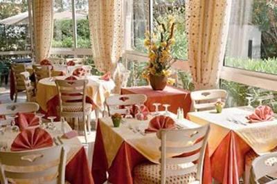 фото отеля Hotel Les Orangers