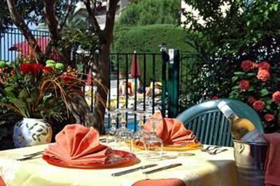 фото отеля Hotel Les Orangers