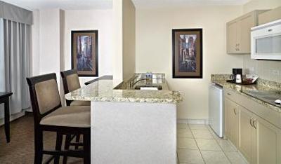 фото отеля Campus Tower Suite Hotel Edmonton