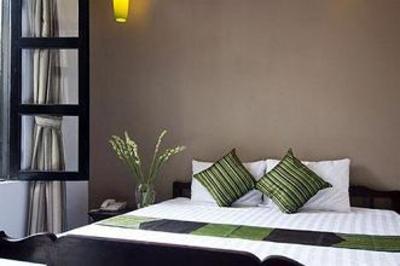 фото отеля Le Leela Villa Hotel
