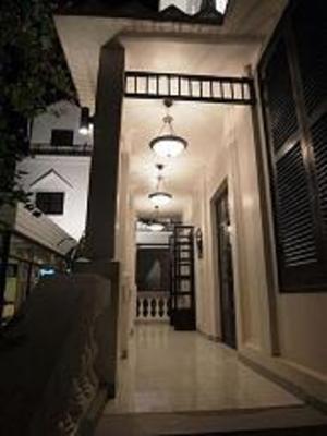 фото отеля Le Leela Villa Hotel