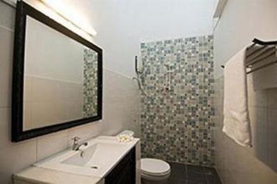 фото отеля Le Leela Villa Hotel