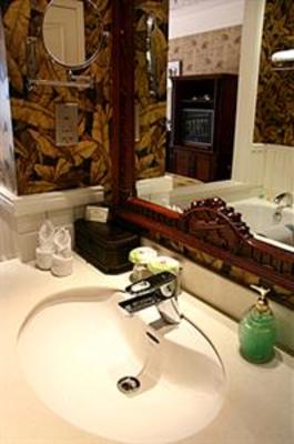 фото отеля The First World Hotel Hangzhou