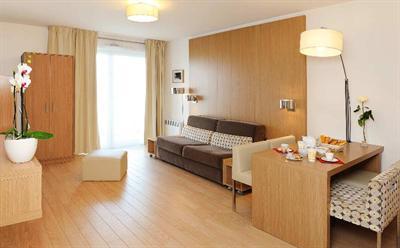 фото отеля Residhome Appart Hotel Seine Saint Germain Carrieres-sur-Seine