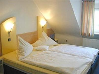 фото отеля Hotel Am Wehrhahn