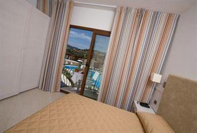 фото отеля Terra Di Mare Resort & Spa San Teodoro