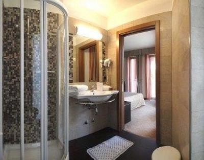 фото отеля Hotel Villa Rosa Nago-Torbole