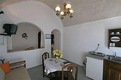 фото отеля Annio Furnished Apartments