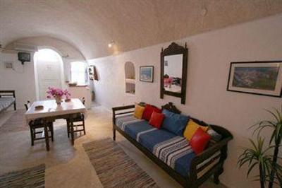 фото отеля Annio Furnished Apartments