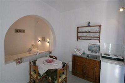 фото отеля Annio Furnished Apartments