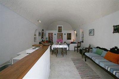 фото отеля Annio Furnished Apartments