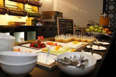 фото отеля Rydges Lakeside Canberra
