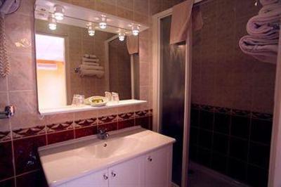 фото отеля Logis Hotel le Mirador Portiragnes
