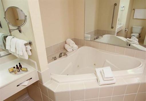 фото отеля Courtyard by Marriott Los Angeles Old Pasadena