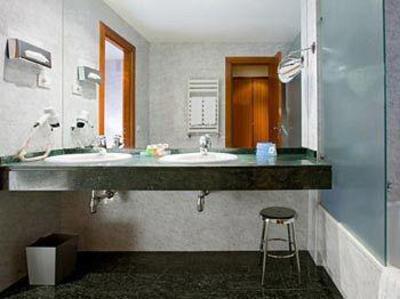 фото отеля NH Villa de Bilbao