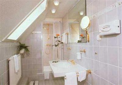 фото отеля Eazires Flora City Hotel