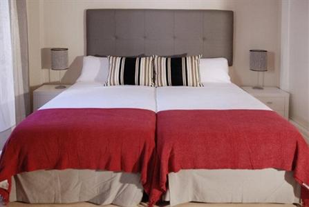 фото отеля Apartamentos Metropolis Sevilla
