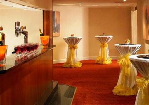 фото отеля Waltham Abbey Marriott Hotel