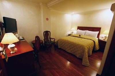 фото отеля V.I.P. Suite Apartelle