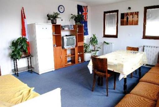 фото отеля Haris Youth Hostel
