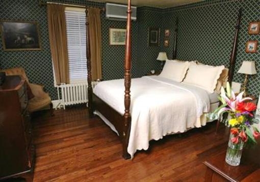 фото отеля Two-O-One Bed and Breakfast
