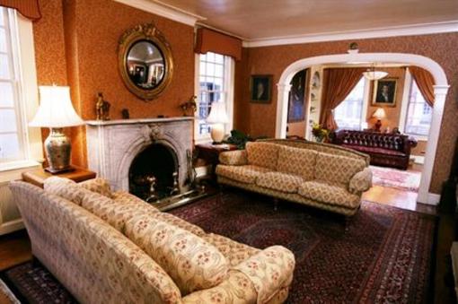 фото отеля Two-O-One Bed and Breakfast