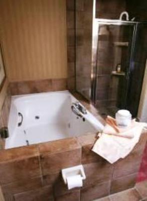 фото отеля Two-O-One Bed and Breakfast