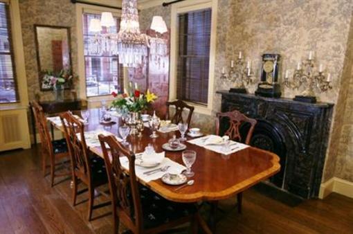 фото отеля Two-O-One Bed and Breakfast