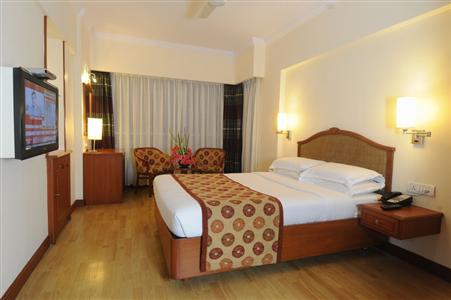 фото отеля Fariyas Hotel Mumbai
