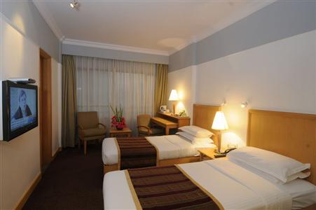 фото отеля Fariyas Hotel Mumbai