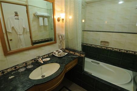 фото отеля Fariyas Hotel Mumbai