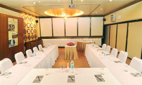 фото отеля Fariyas Hotel Mumbai