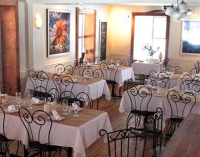 фото отеля Auberge la Grange de l'Île Saint Pierre d'Orleans