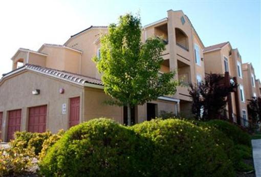 фото отеля Laguna Creek Apartments