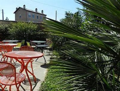 фото отеля Hotel Au Val De Saone Sathonay-Camp