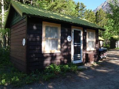 фото отеля Swiftcurrent Motor Inn and Cabins