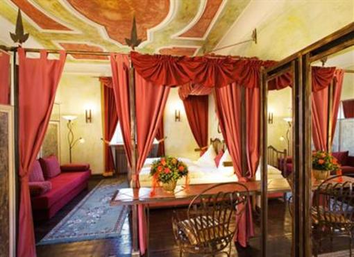 фото отеля Schlosshotel Neufahrn