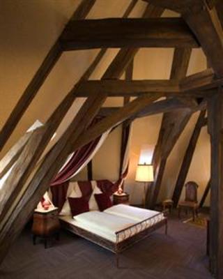 фото отеля Schlosshotel Neufahrn