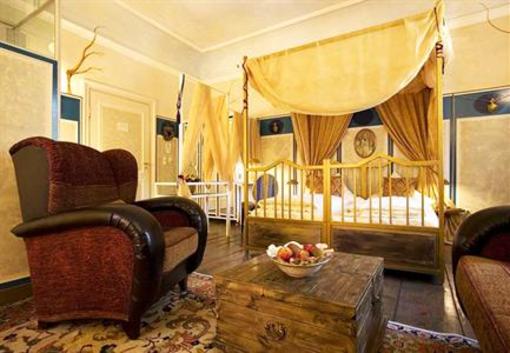 фото отеля Schlosshotel Neufahrn